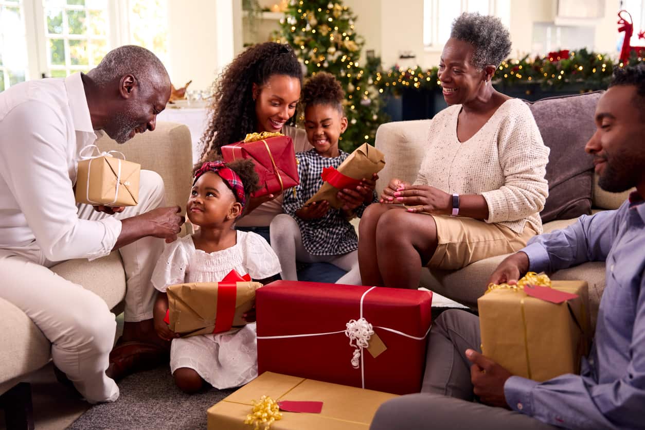 Celebrating the Holidays with a Loved One with Dementia family celebrating the holidays